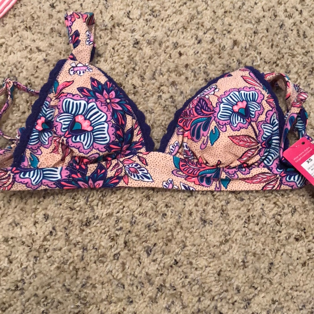 Target NWT Swimtop
